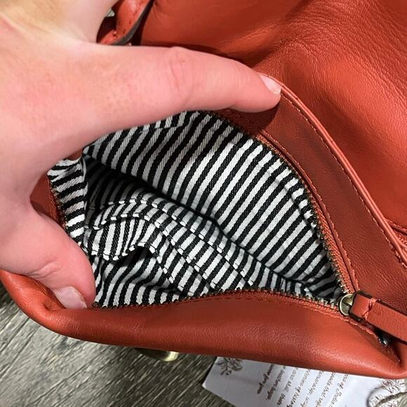 NWT Womens Genuine Leather Crossbody Bag Twist Closure Striped Interior Orange - Picture 10 of 11